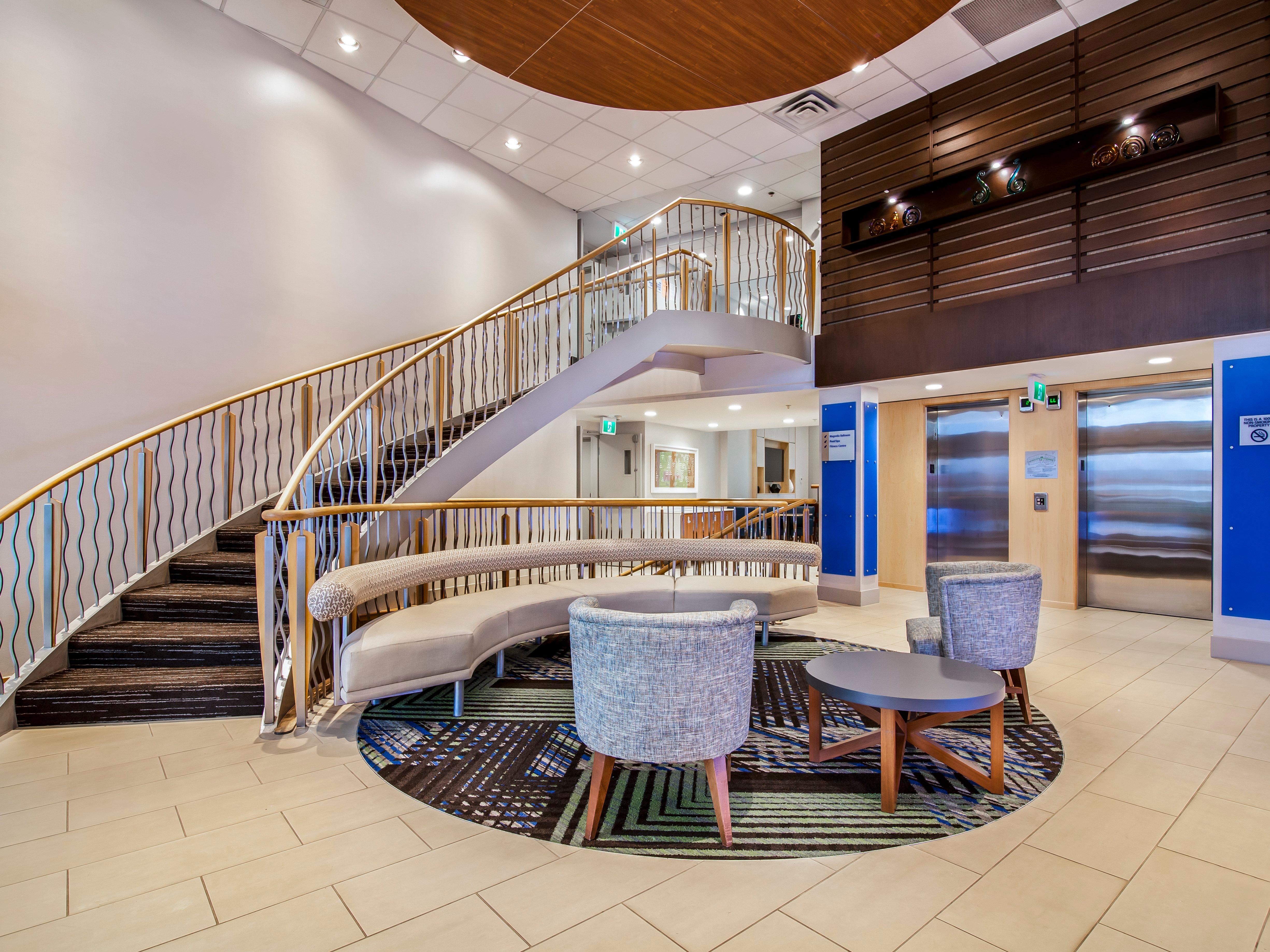 Holiday Inn Express & Suites Langley By Ihg Exterior photo